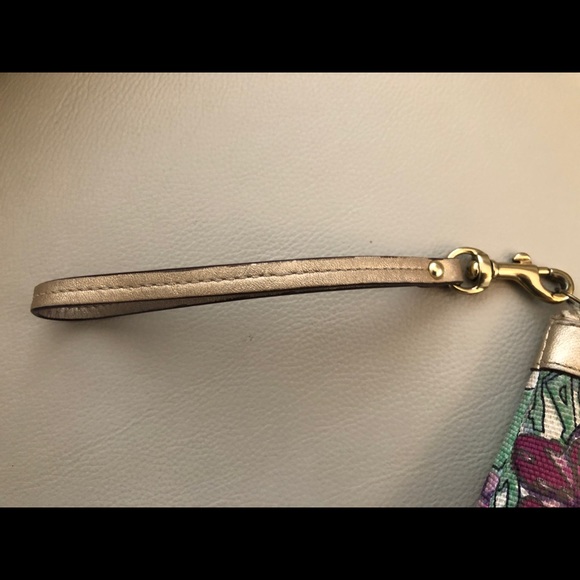 Coach floral fabric and leather wristlet - Picture 4 of 4